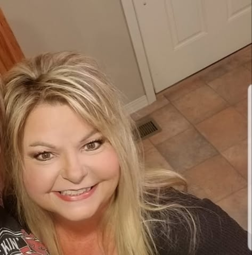 Meet your Posher, Leslie